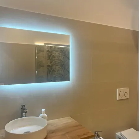Maison 48 *
